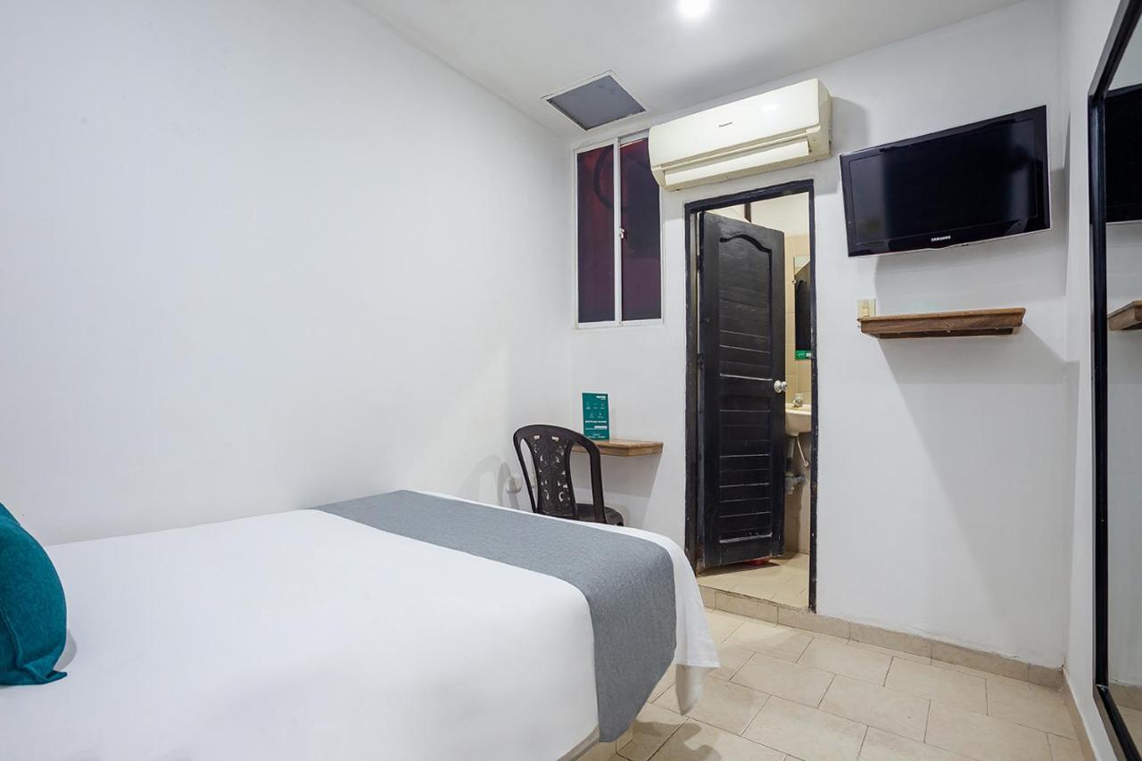 Ayenda Hotel Alejandria มอนเตริอา ภายนอก รูปภาพ